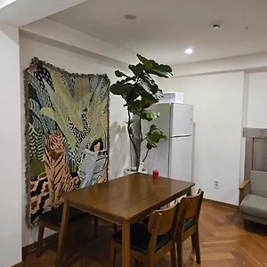 Dewey House Yeonnam Guest house